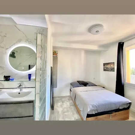 Private Parking Apartment